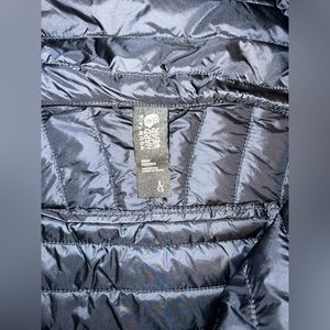 Men’s new Mountain Hardware ventano hooded jacket size large